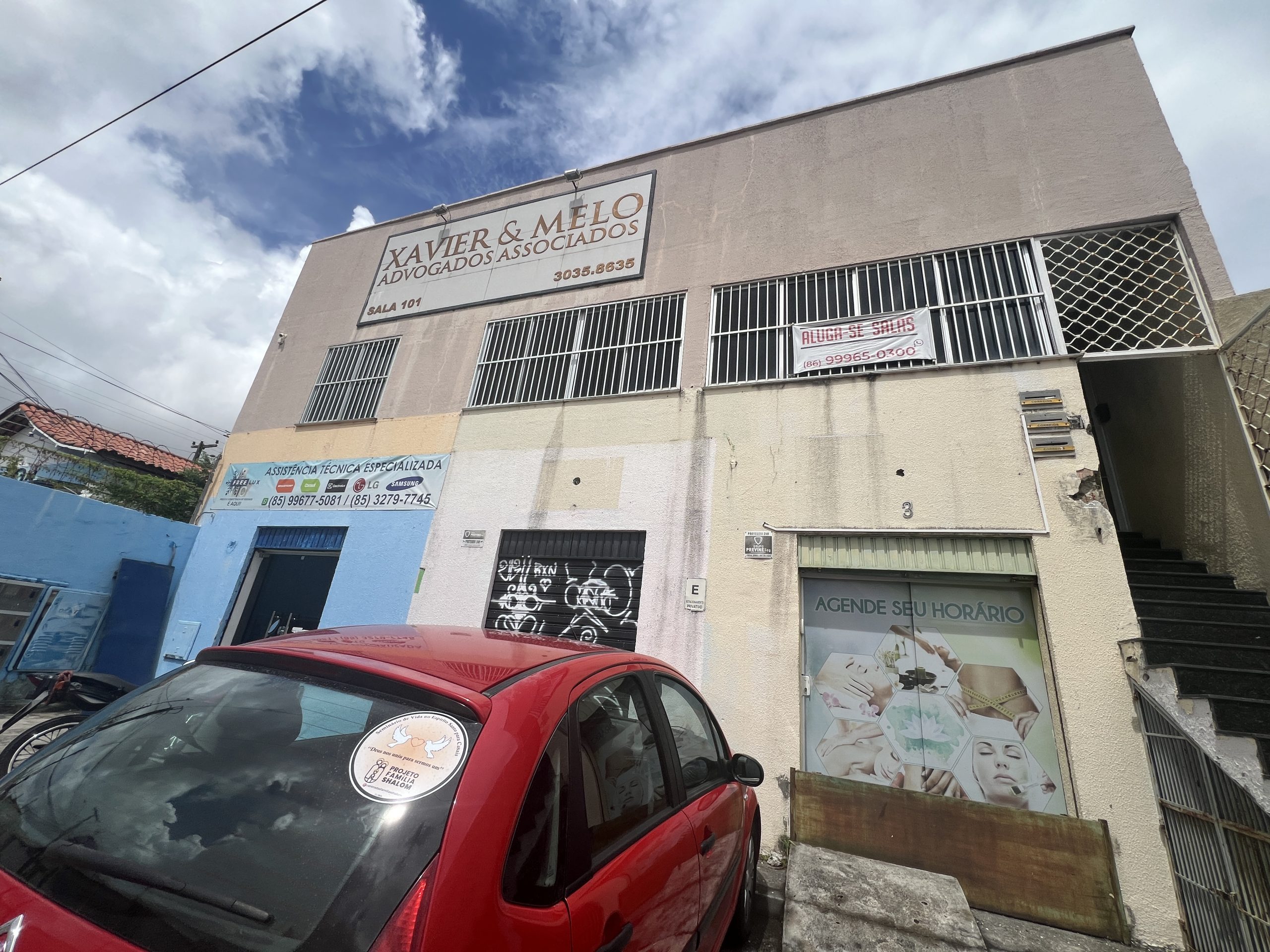 Prédio Comercial e Residencial na Cidade dos Funcionários